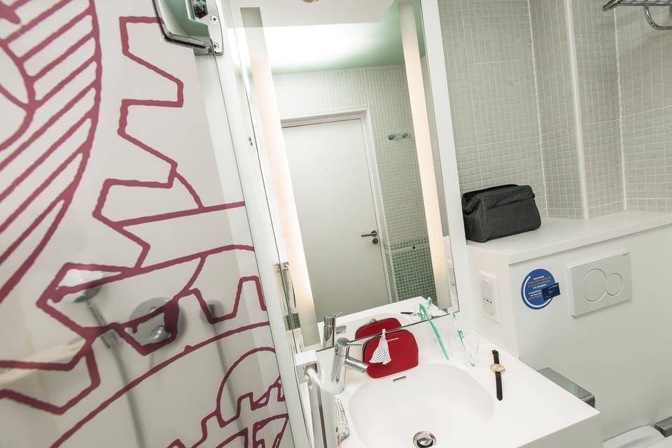 In-room safe, desk, soundproofing, iron/ironing board