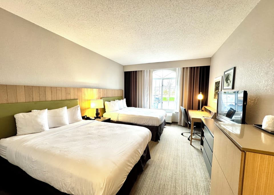 Desk, blackout drapes, iron/ironing board, free WiFi