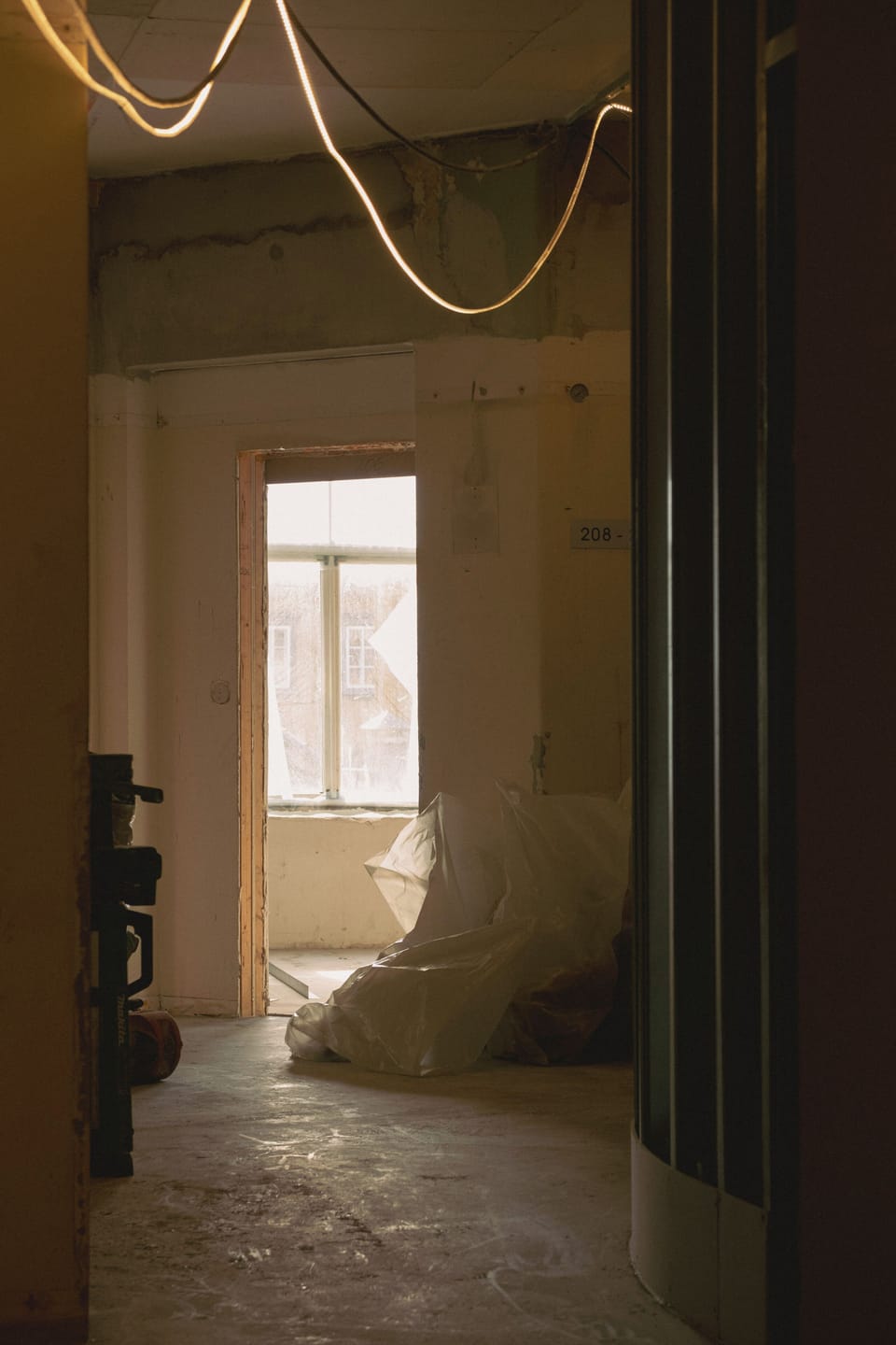 Deluxe Room | Premium bedding, down comforters, pillowtop beds, laptop workspace