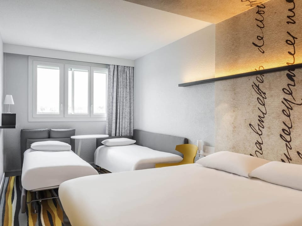 Quadruple Room, Multiple Beds | Premium bedding, desk, soundproofing, free WiFi