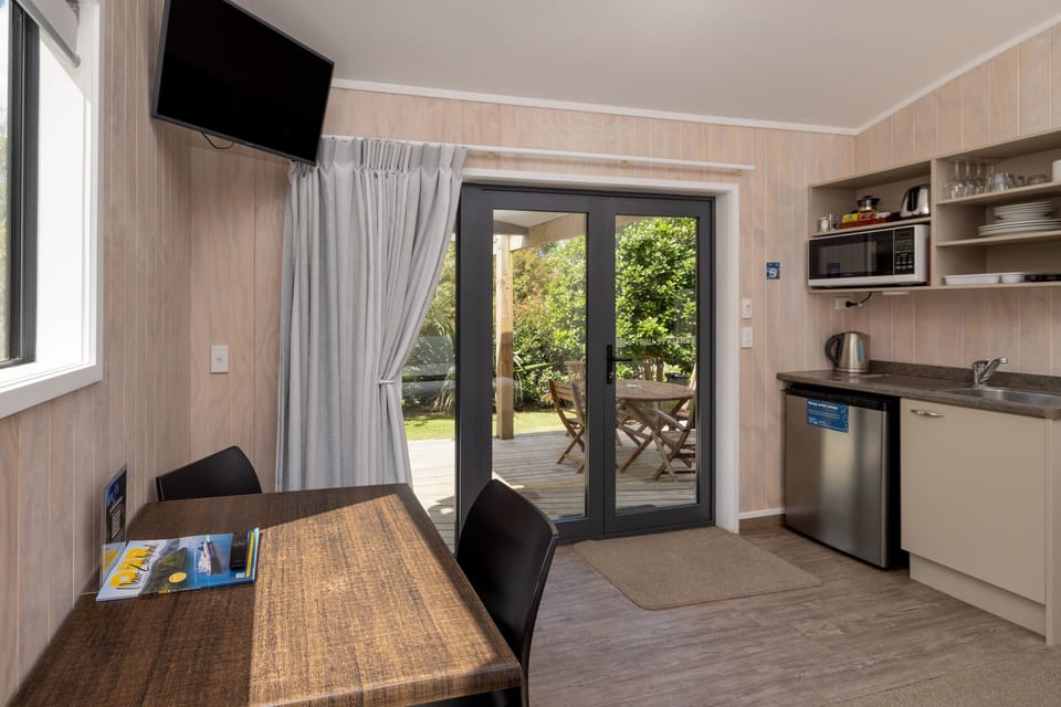 Ensuite Unit | Free WiFi, bed sheets