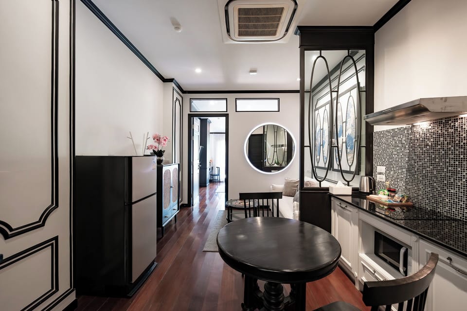 Studio, Balcony | Living area | 42-inch flat-screen TV with cable channels, TV