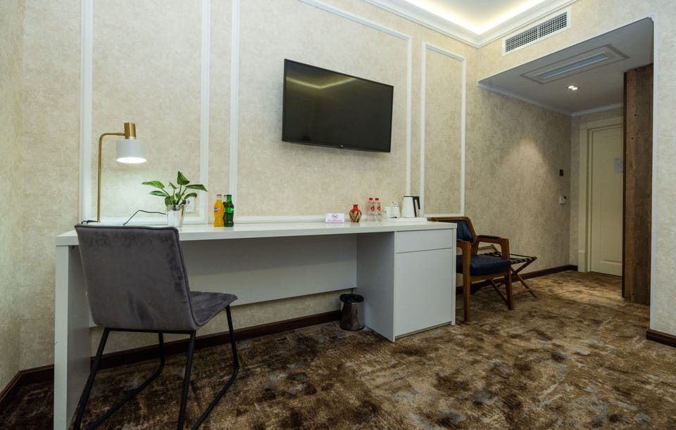 Deluxe Triple Room | Egyptian cotton sheets, premium bedding, minibar, in-room safe