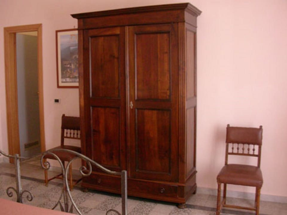 Desk, free cribs/infant beds, rollaway beds, free WiFi