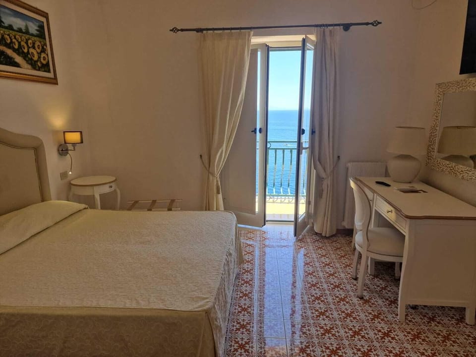 Deluxe Double Room, Balcony, Sea View | In-room safe, free WiFi, bed sheets