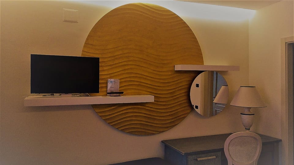 Triple Room | Hypo-allergenic bedding available, minibar, in-room safe, desk