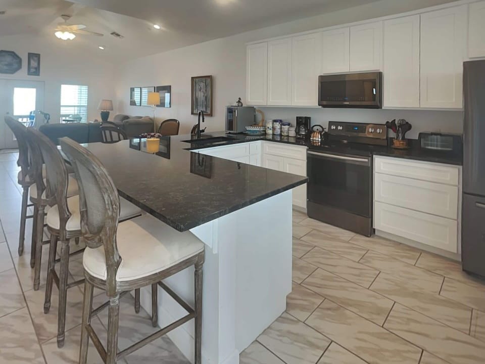 Condo (2 Bedrooms) | Property amenity
