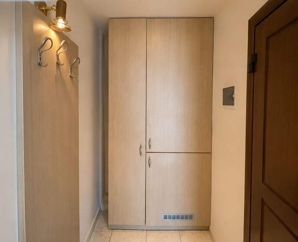 Single Room | In-room safe, iron/ironing board, free WiFi, bed sheets