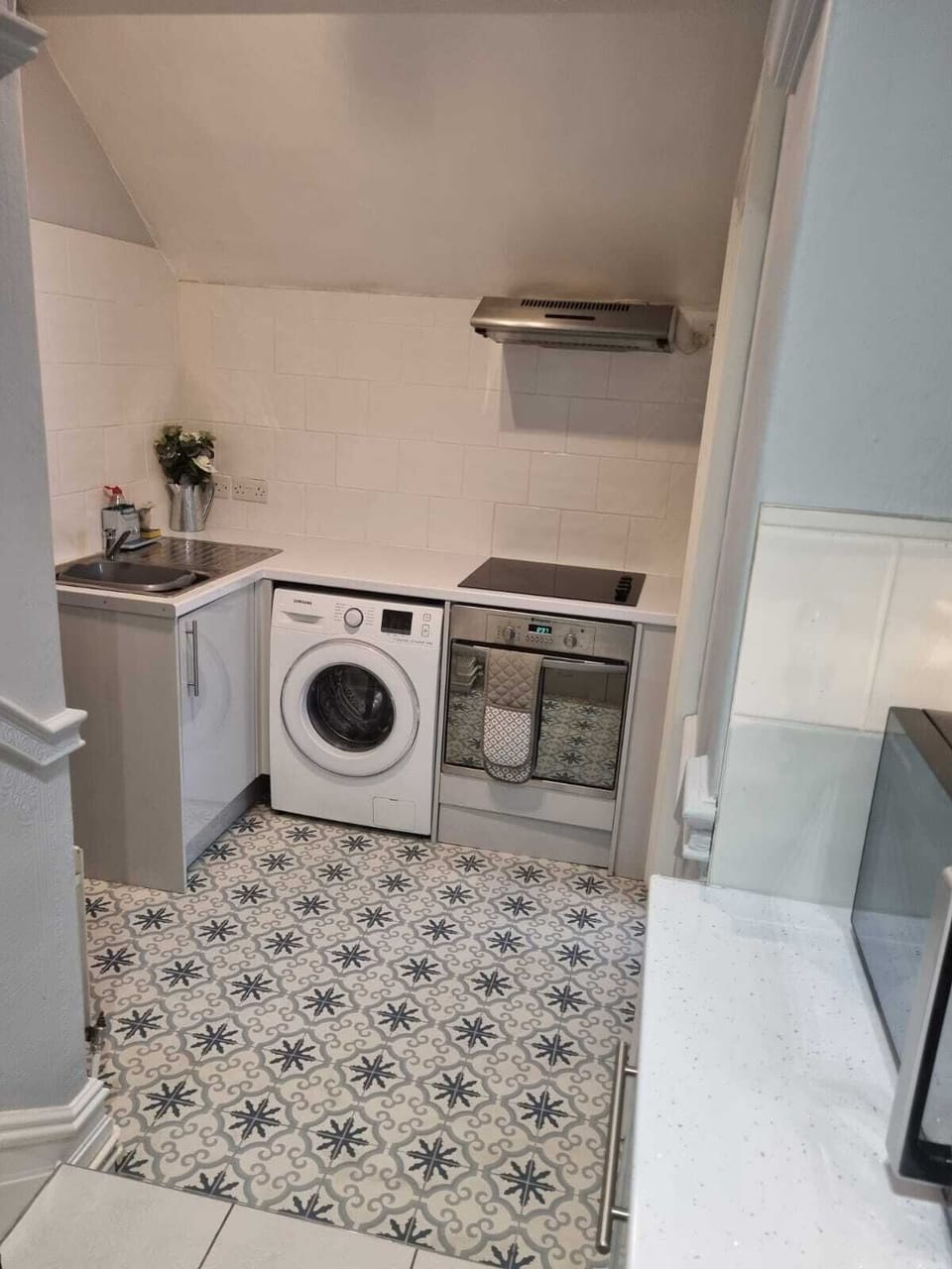 Romantic Apartment, Private Bathroom (Whole apartment) | Shared kitchen