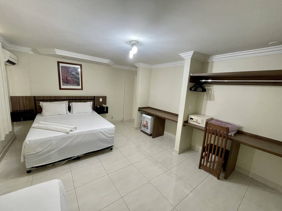 Basic Room | In-room safe, bed sheets