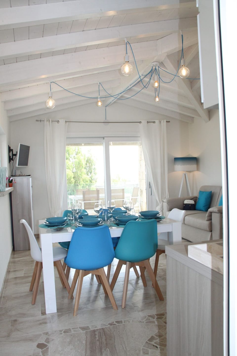 Panoramic Apartment | Living area | Toys, books