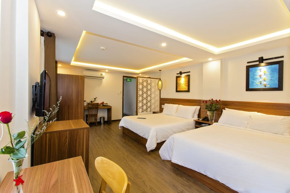 Family Room, 1 Bedroom, Garden View | Living room | 21-inch TV with cable channels