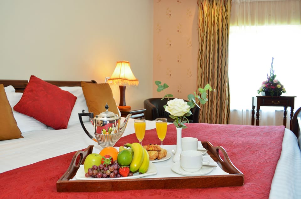 Daily full breakfast (EUR 8 per person)