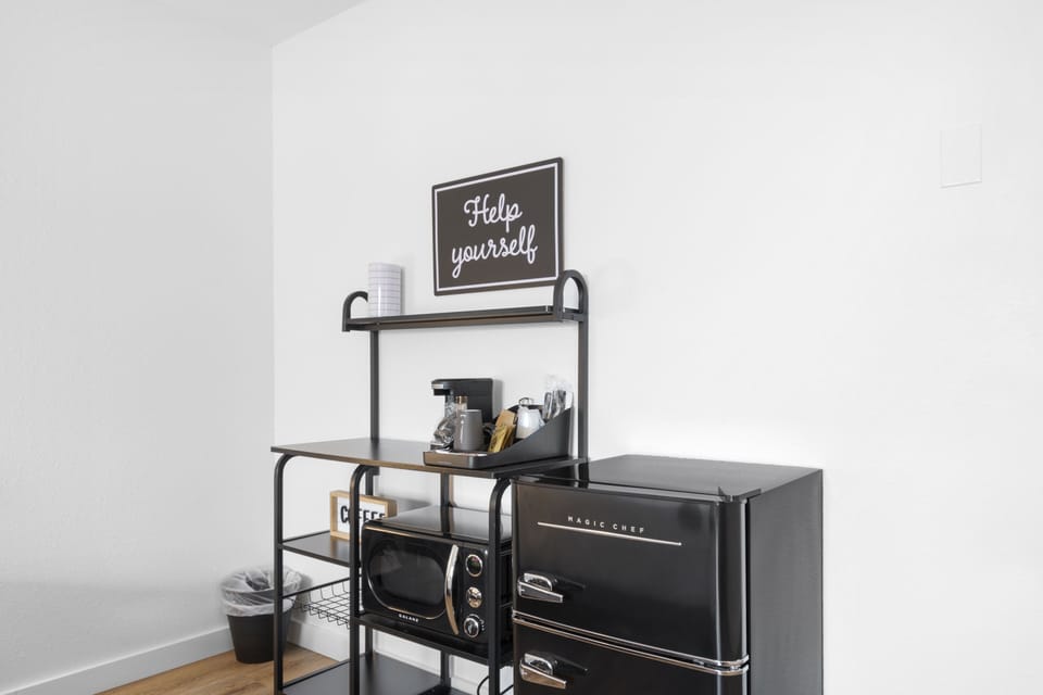 Single Queen Room- Upper Level | Blackout drapes, free WiFi, bed sheets