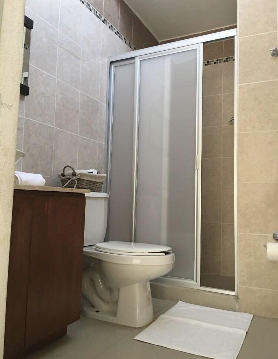 Family Apartment | Bathroom | Shower