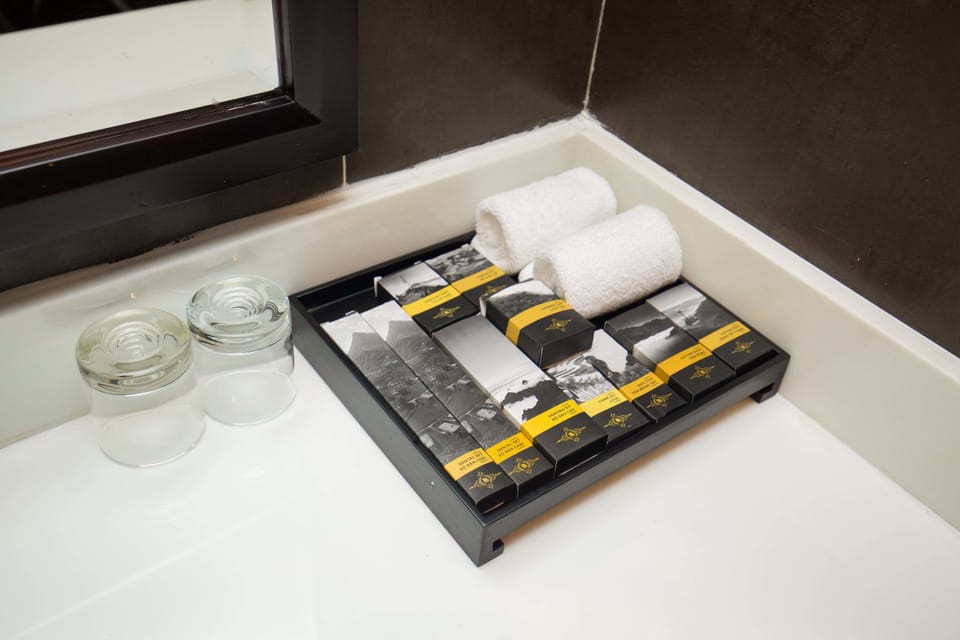 Executive Suite | Bathroom | Free toiletries, hair dryer, bathrobes, slippers