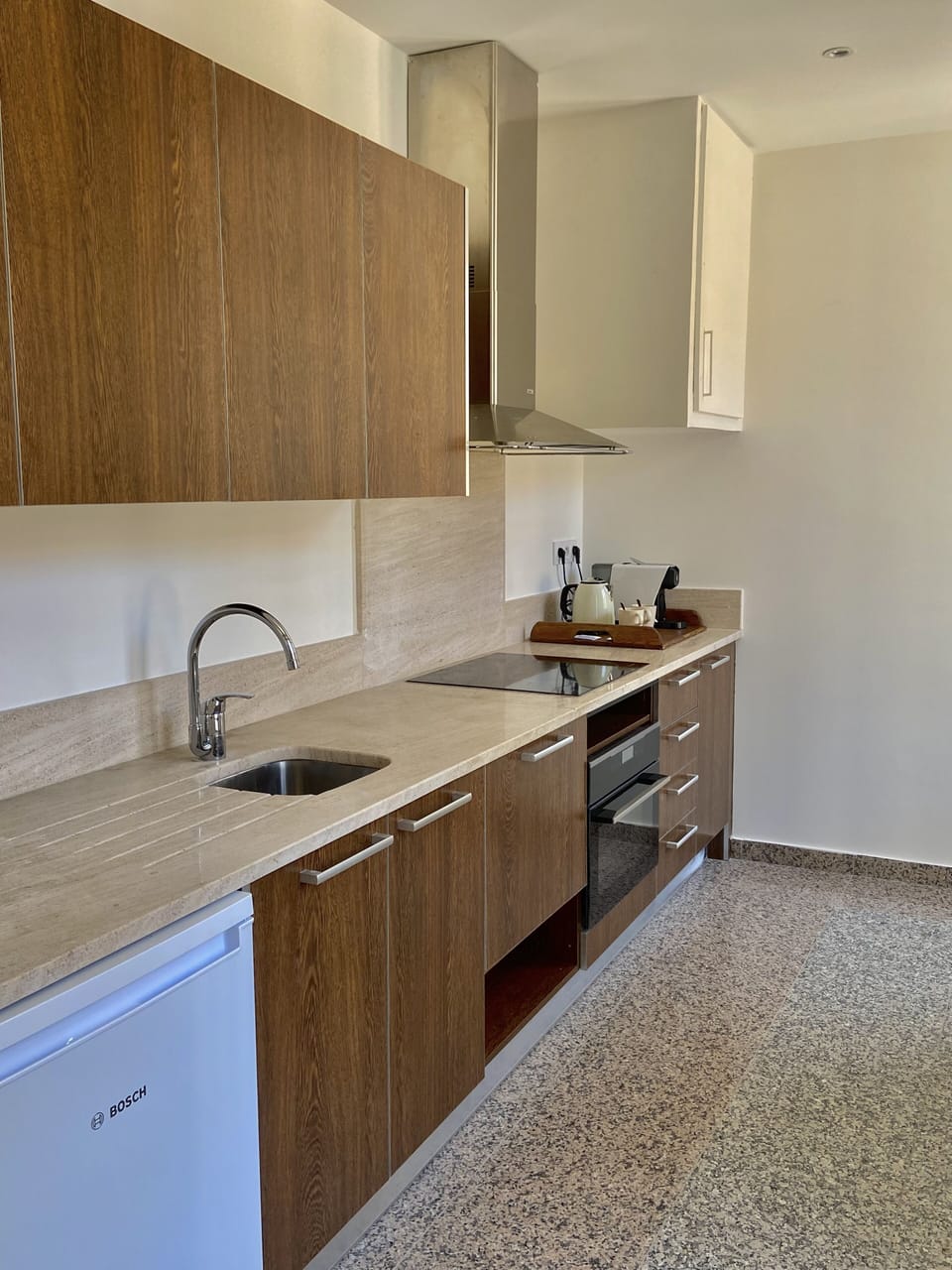 Deluxe Suite | Private kitchen | Electric kettle