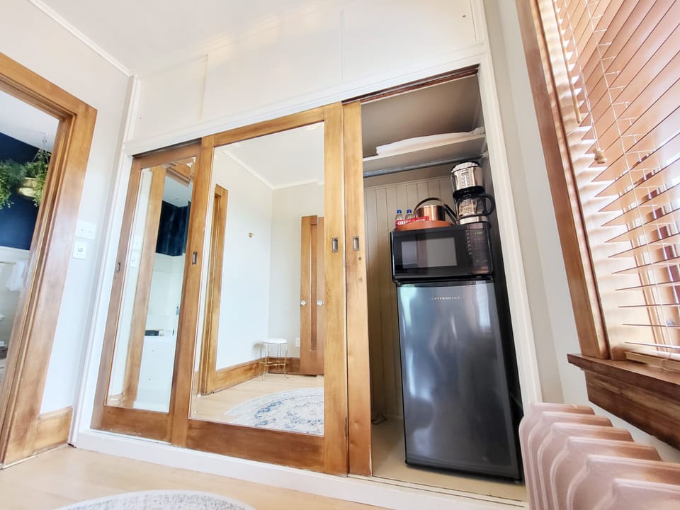 Superior Room, 1 King Bed, Jetted Tub | Room amenity