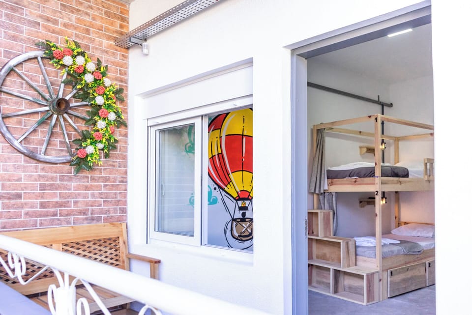 Duplo com AC (Solteiro) | Free WiFi, bed sheets