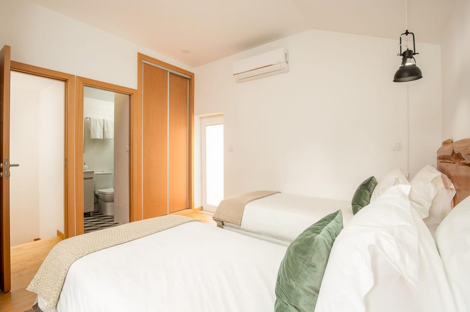 House | 2 bedrooms, iron/ironing board, WiFi