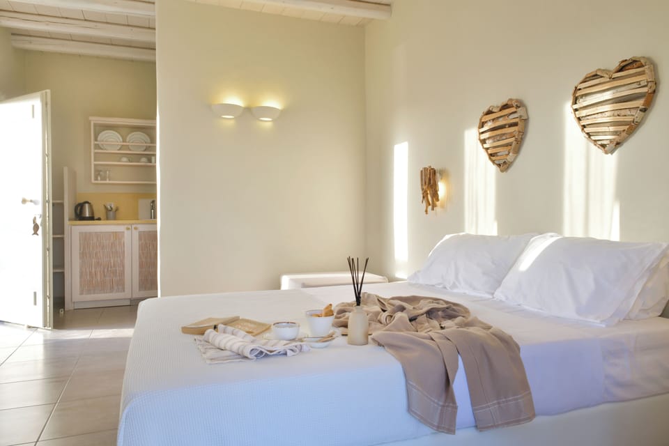 In-room safe, soundproofing, iron/ironing board, free WiFi