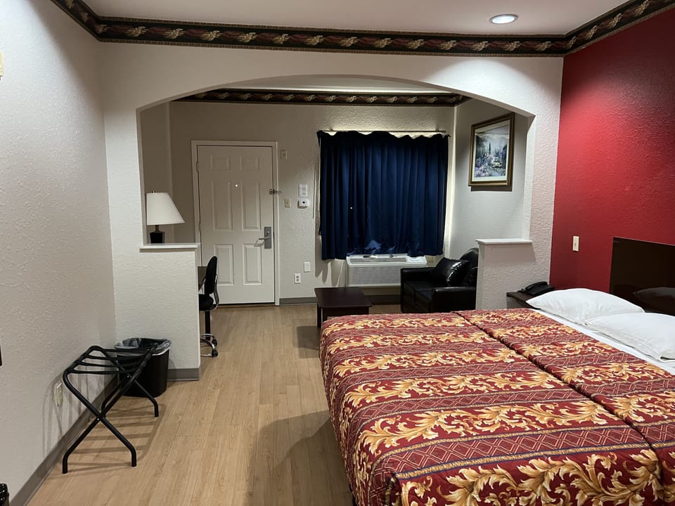 Iron/ironing board (on request), bed sheets