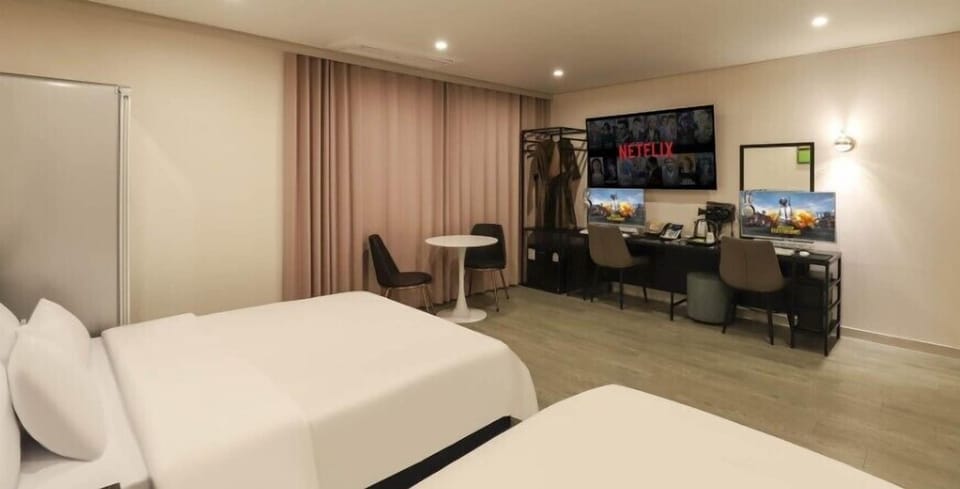 Premium Twin Room | Free WiFi