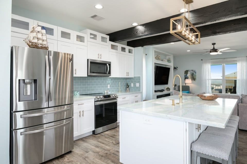 House, 3 Bedrooms | Private kitchen | Coffee/tea maker, fridge, oven, toaster