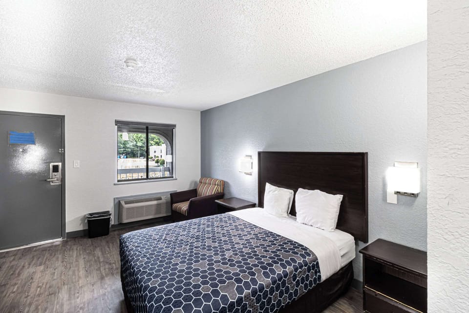 Hypo-allergenic bedding available, desk, laptop workspace