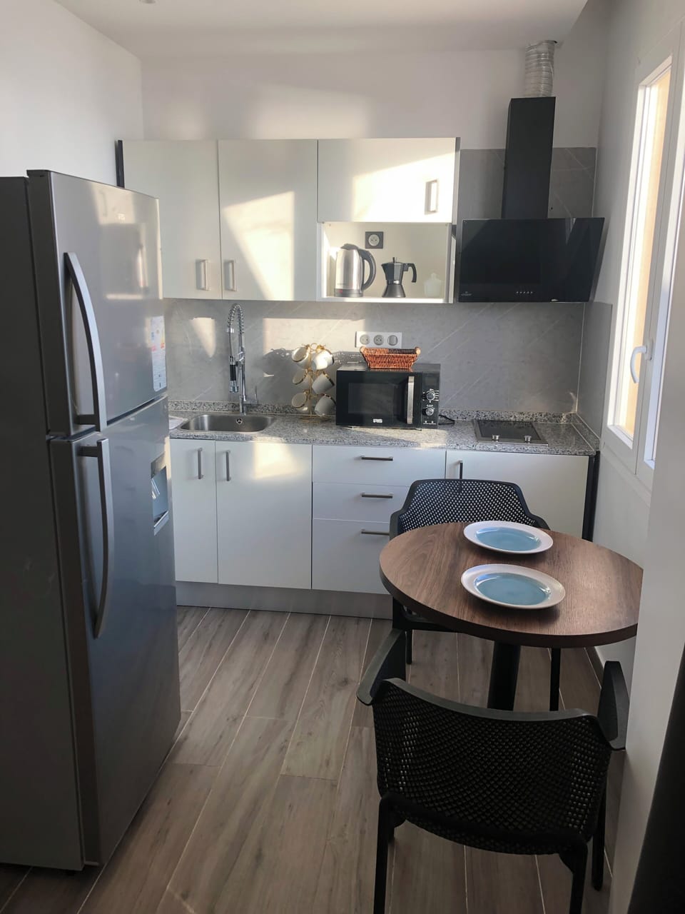 Fridge, microwave, stovetop, highchair