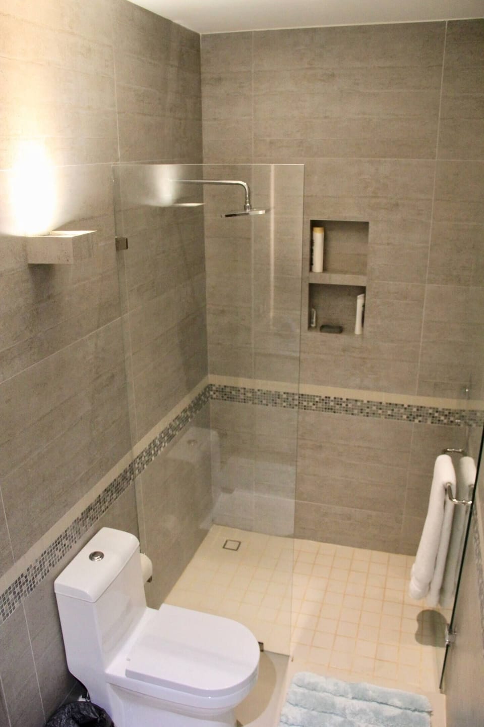 Executive Condo | Bathroom | Shower, towels
