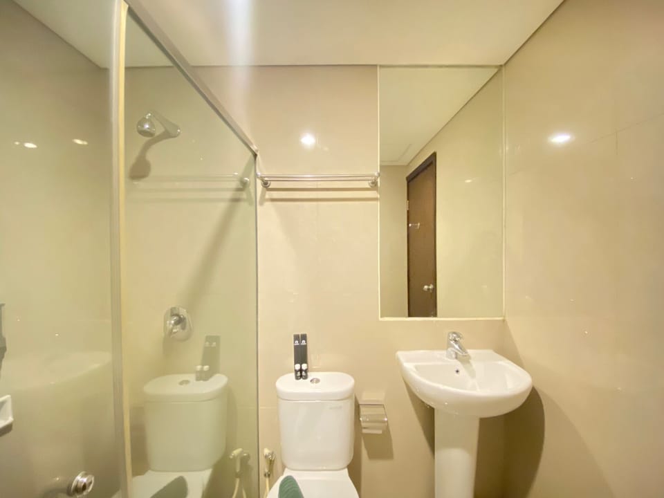Spacious 2Br Apartment At El Royale Near Bip Apartment in Bandung