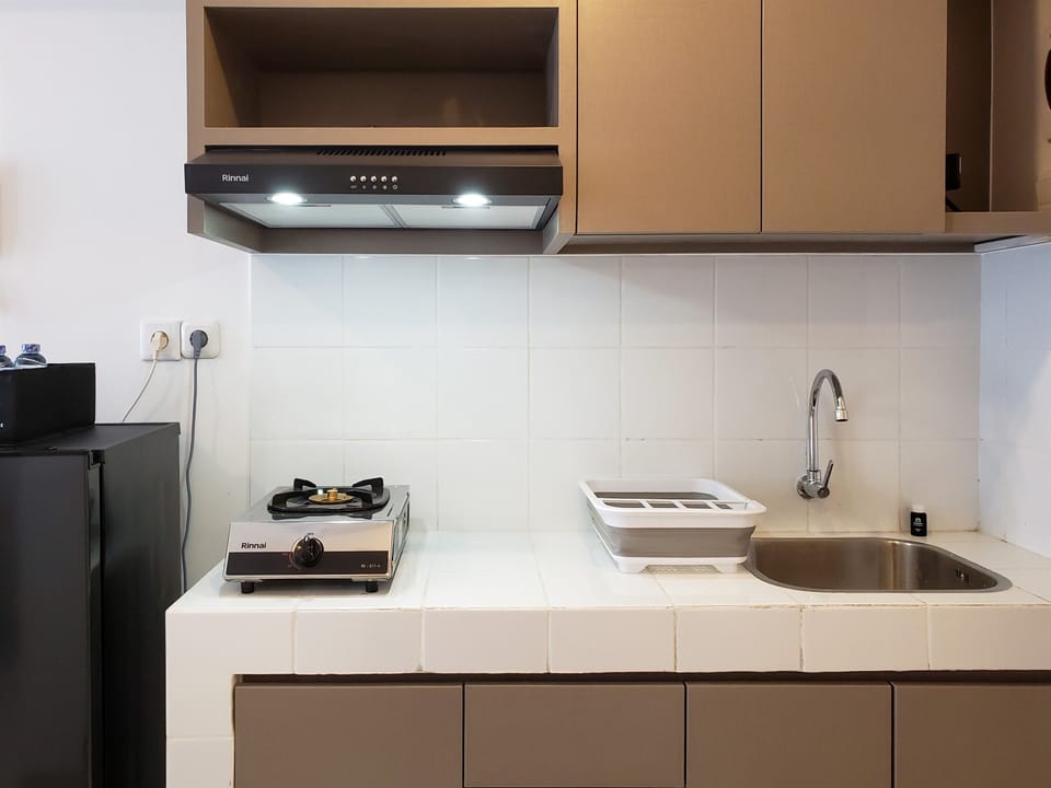 Studio, 2 Bedrooms | Private kitchen | Fridge, stovetop, cookware/dishes/utensils