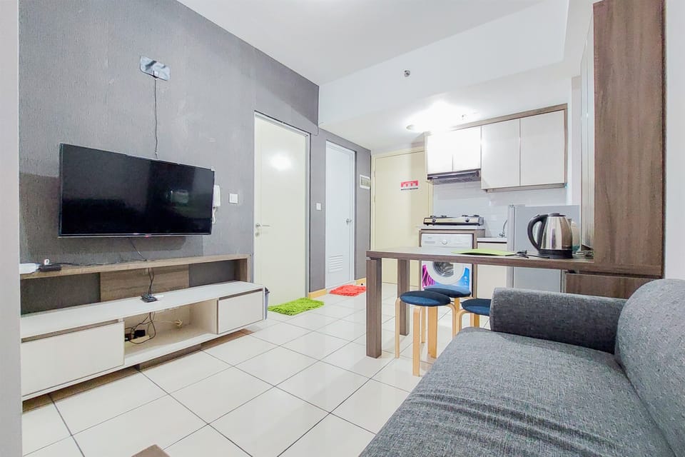 Apartment, 2 Bedrooms | Living area | TV