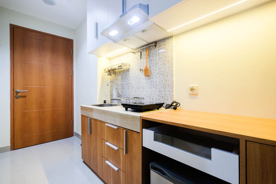Studio | Private kitchen | Fridge, stovetop, cookware/dishes/utensils