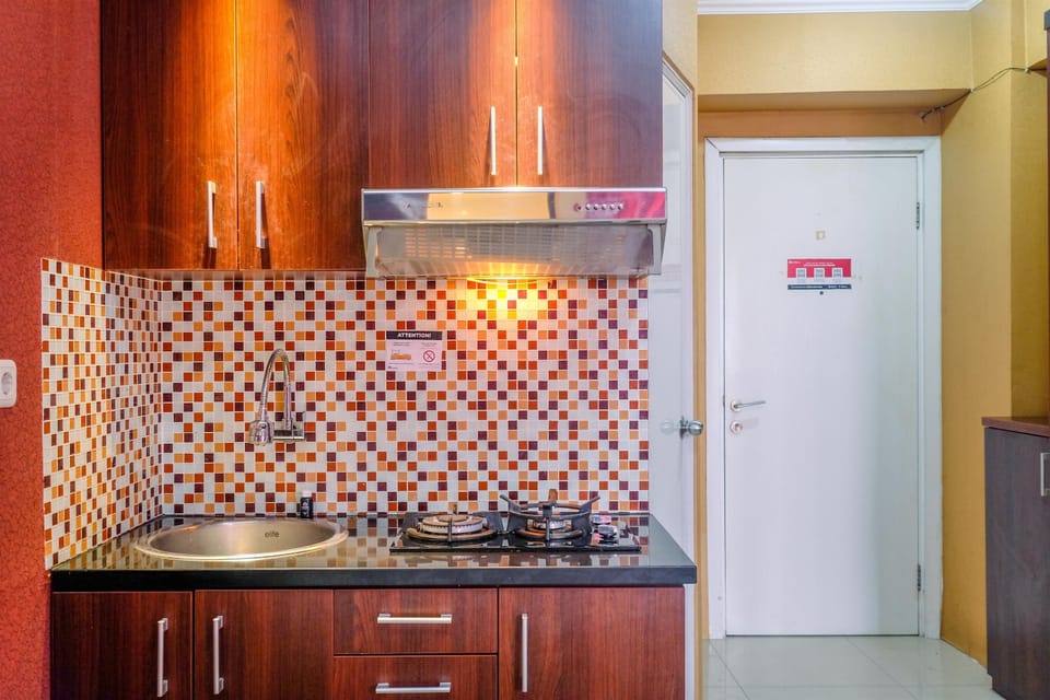 Studio | Private kitchen | Fridge, stovetop, cookware/dishes/utensils