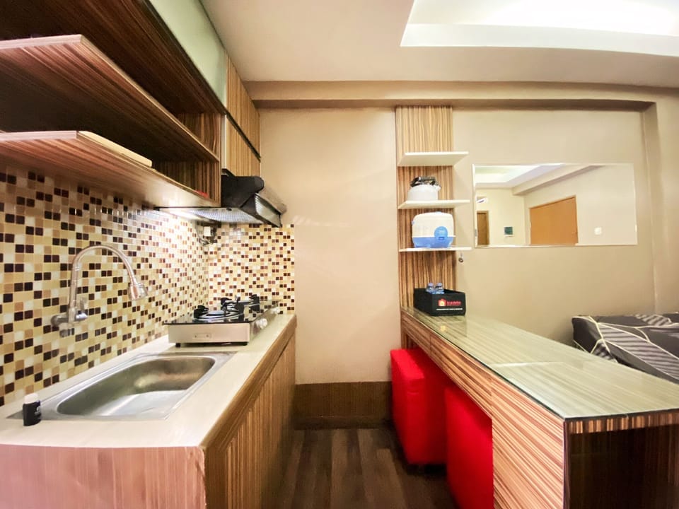 Apartment, 2 Bedrooms | Private kitchen | Fridge, stovetop, cookware/dishes/utensils