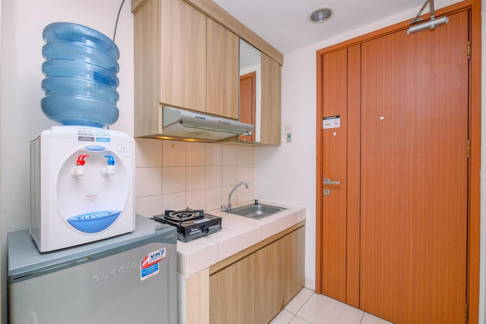 Studio | Private kitchen | Fridge, stovetop, cookware/dishes/utensils