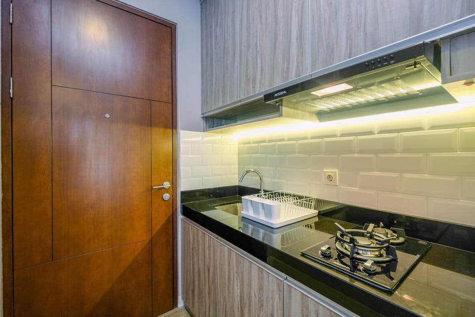 Studio, 2 Bedrooms | Private kitchen | Fridge, stovetop, cookware/dishes/utensils