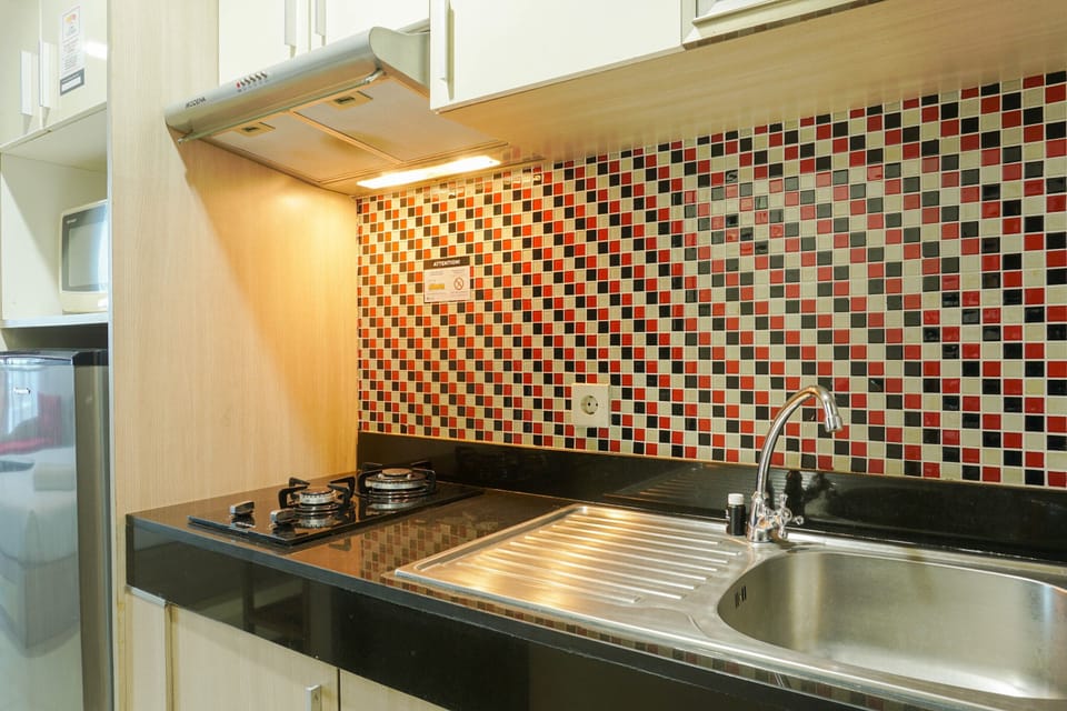 Studio | Private kitchen | Fridge, stovetop, cookware/dishes/utensils