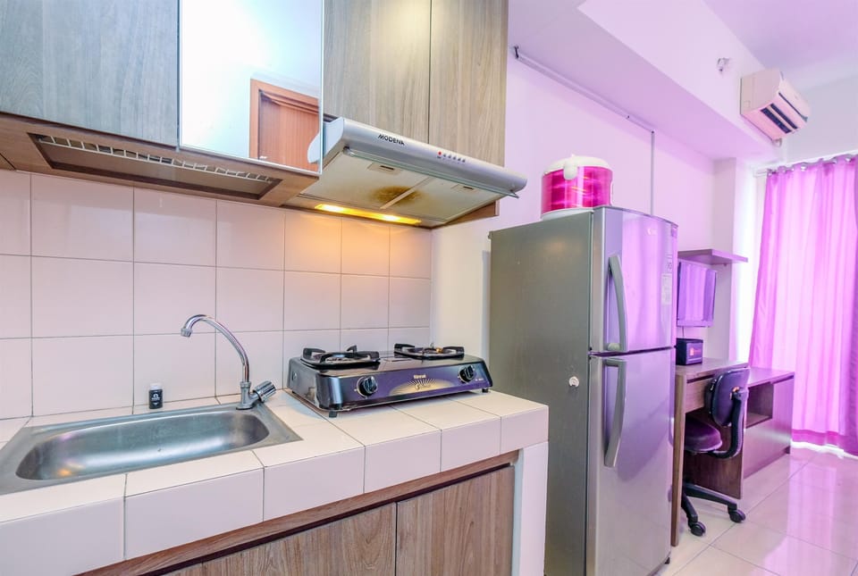 Studio | Private kitchen | Fridge, stovetop, cookware/dishes/utensils