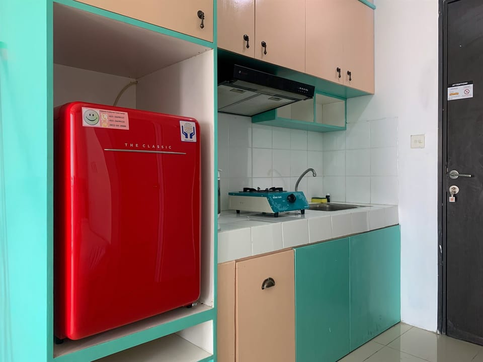 Studio | Private kitchen | Fridge, stovetop, cookware/dishes/utensils