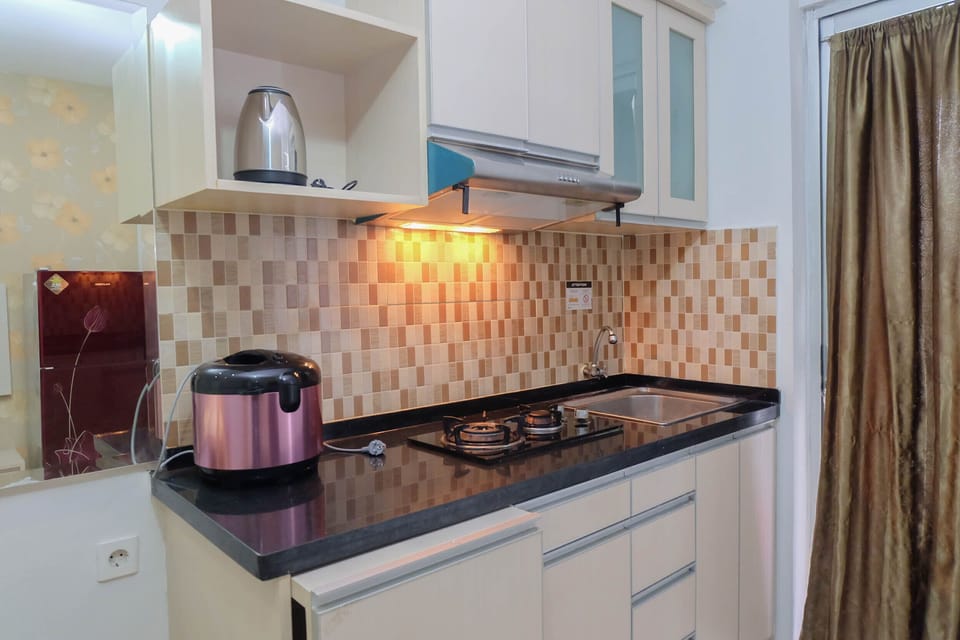 Apartment, 2 Bedrooms | Private kitchen | Fridge, stovetop, cookware/dishes/utensils