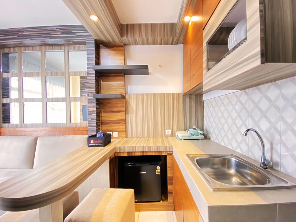 Apartment, 2 Bedrooms | Private kitchen | Fridge, stovetop, cookware/dishes/utensils