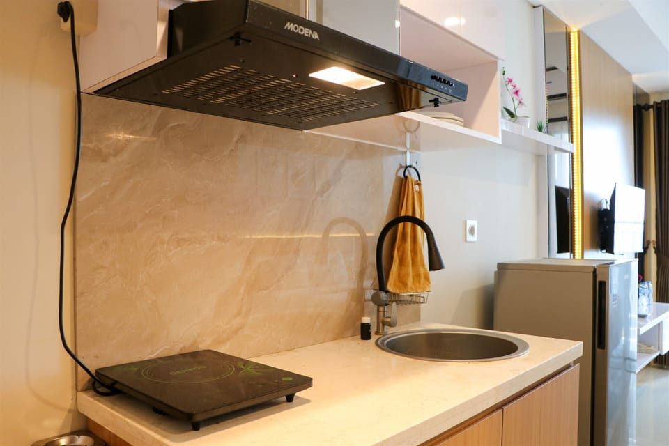 Studio | Private kitchen | Fridge, stovetop, cookware/dishes/utensils