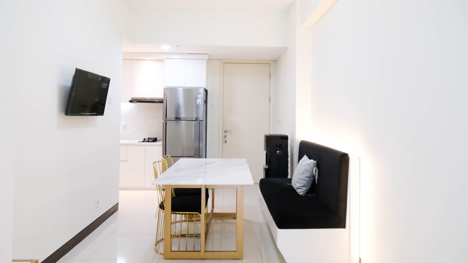 Apartment, 2 Bedrooms | Living area | TV