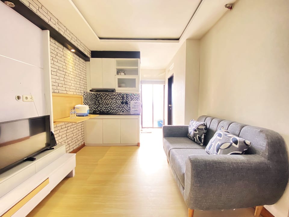 Apartment, 2 Bedrooms | Living area | TV