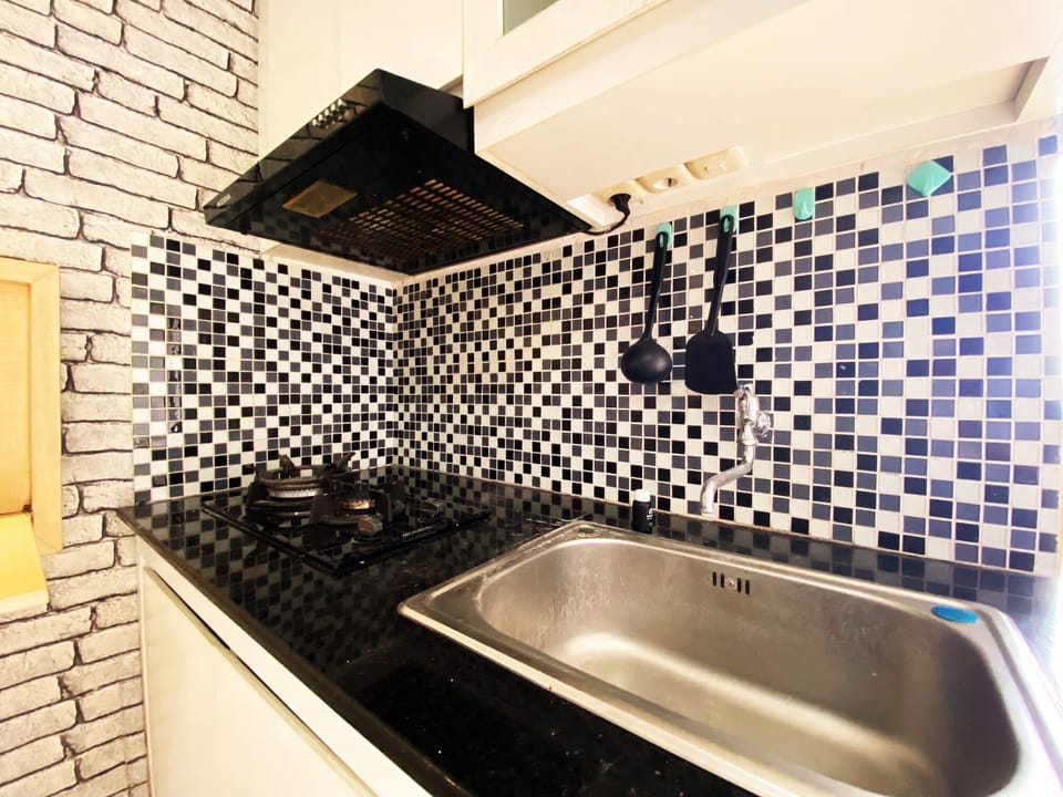 Apartment, 2 Bedrooms | Private kitchen | Fridge, stovetop, cookware/dishes/utensils