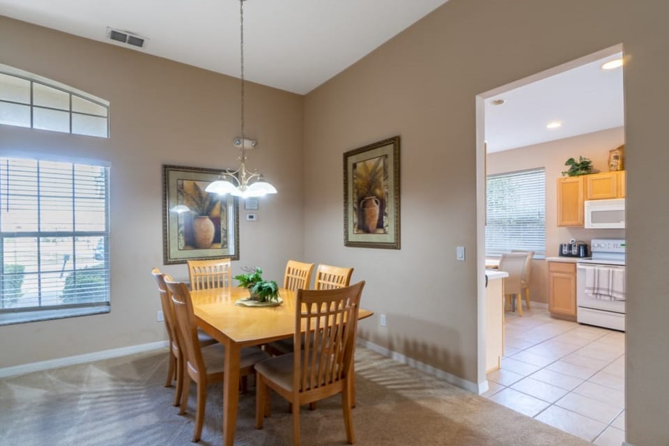 Villa, 3 Bedrooms, Private Pool, Garden View | Dining room