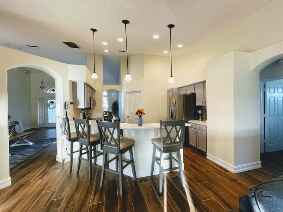 Villa, 5 Bedrooms, Private Pool, Garden View | Dining room